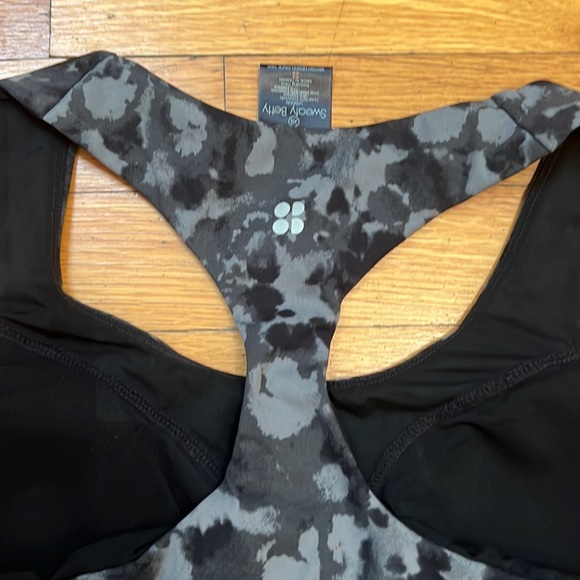 Sweaty Betty Power Workout Crop Top in Camo, size XS - Picture 8 of 10